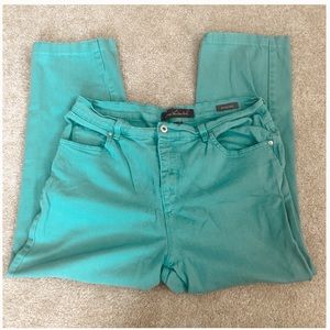 Women’s Gloria Vanderbilt colored jeans